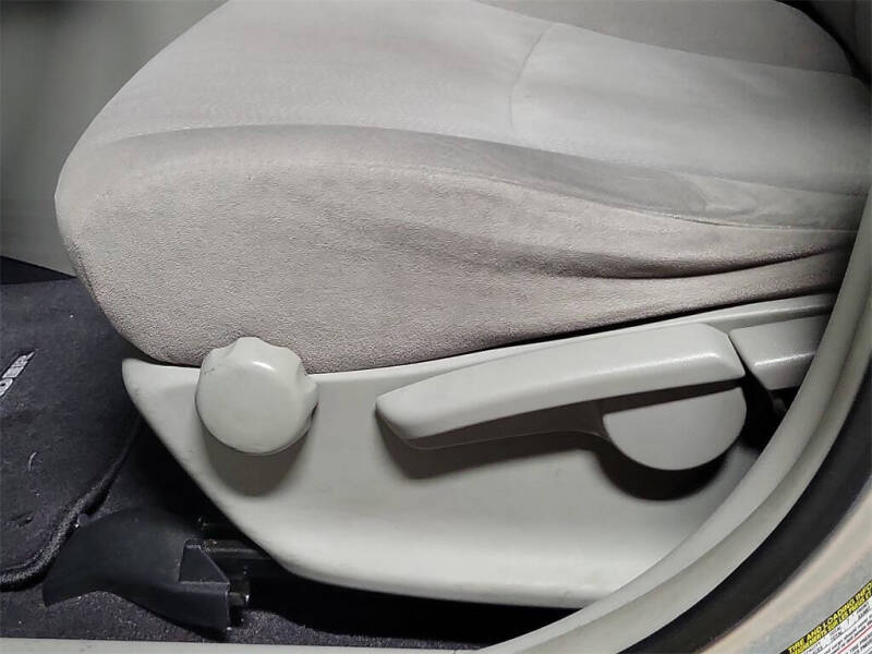 2012 Toyota Highlander SE