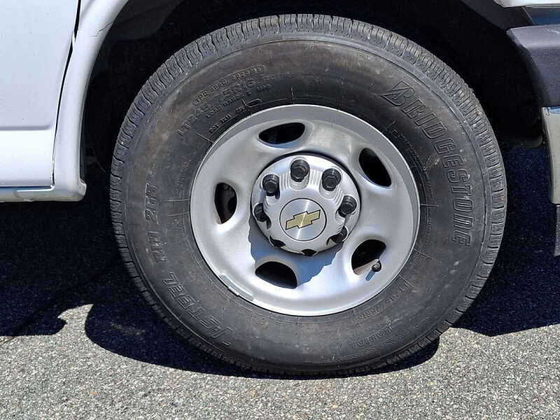 2024 Chevrolet Express 2500
