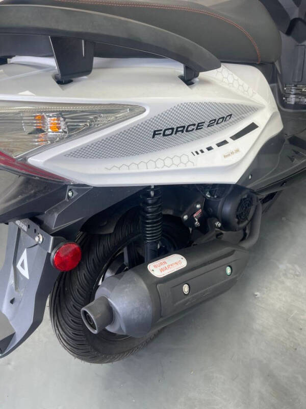 2023 ROSSI RS200