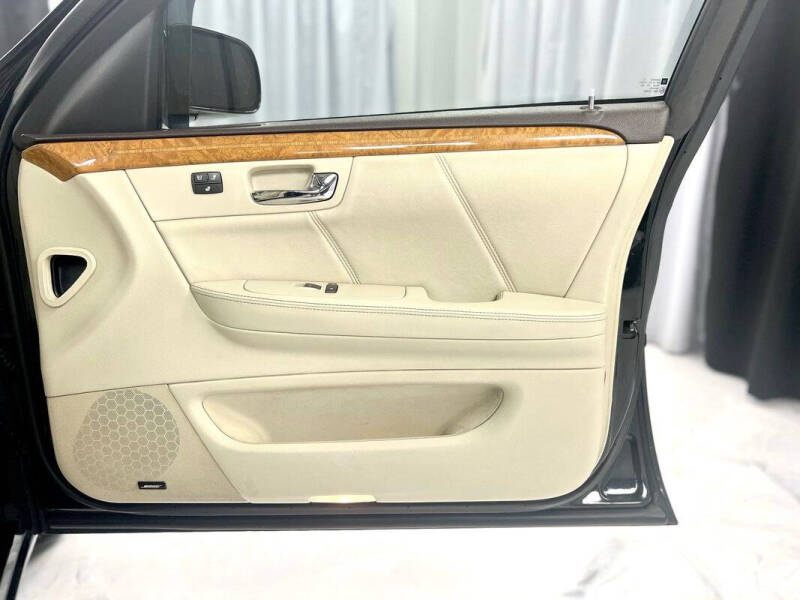 2011 Cadillac DTS Platinum Collection