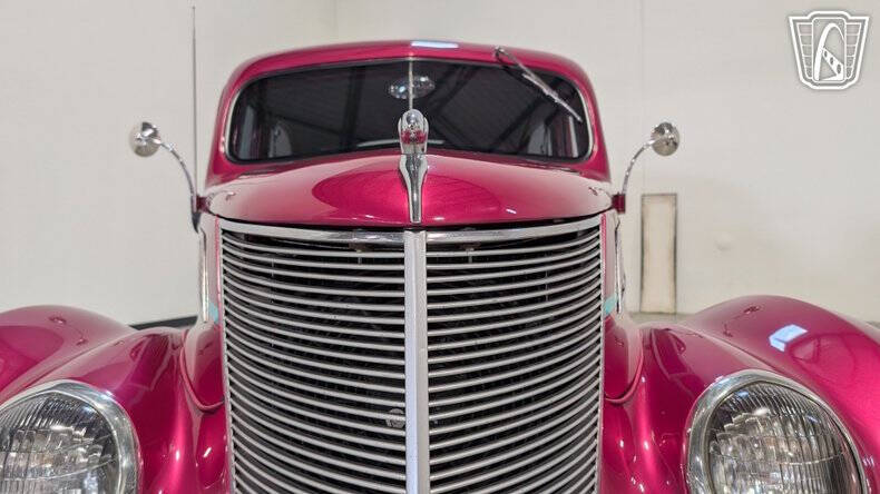 1937 Ford Tudor