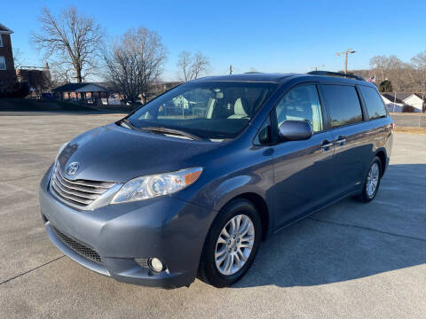 2016 Toyota Sienna for sale at B & L MOTORWORKZ in Walnut Cove NC