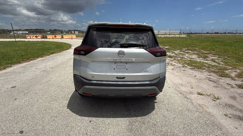 2022 Nissan Rogue SV