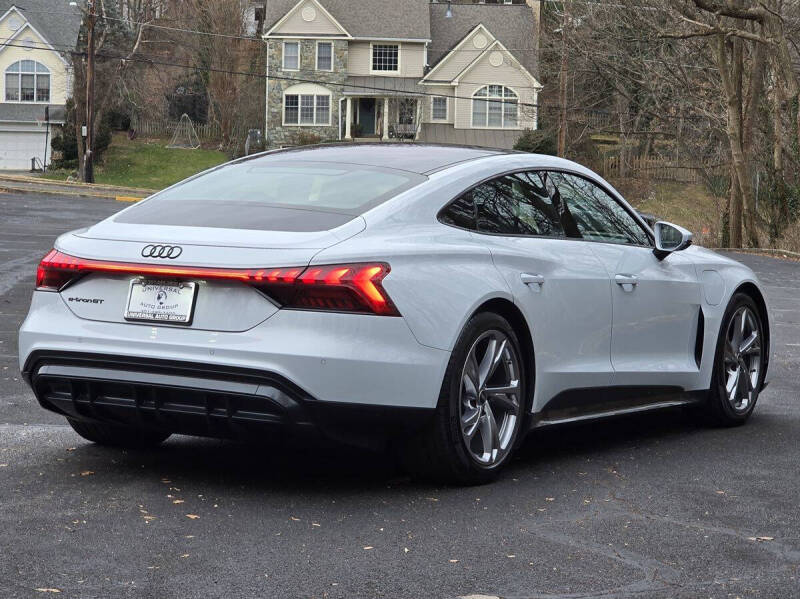 2023 Audi e-tron GT quattro Premium Plus