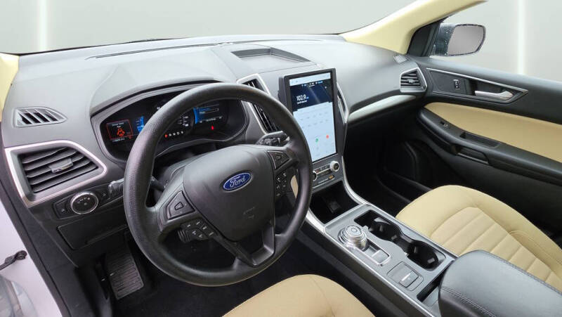 2023 Ford Edge SE
