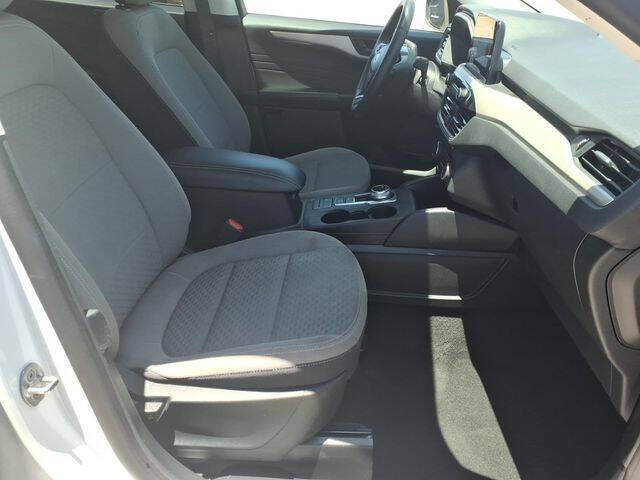 2022 Ford Escape Hybrid SE