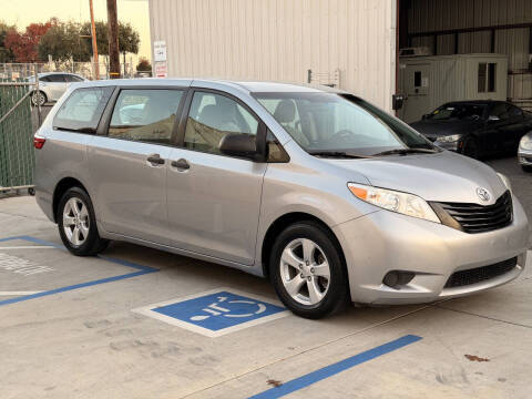 2015 Toyota Sienna L 7-Passenger