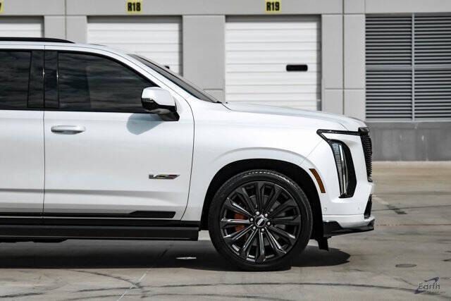 2025 Cadillac Escalade-V