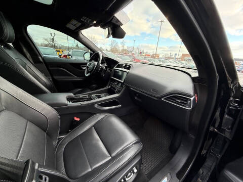 2019 Jaguar F-PACE S