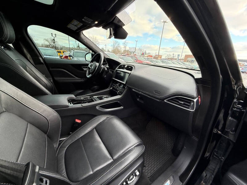 2019 Jaguar F-PACE S