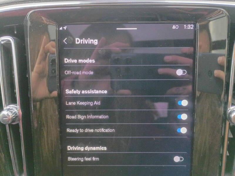 2025 Volvo XC40 B5 Plus Dark Theme