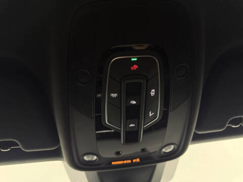 2019 Audi Q8 quattro Premium Plus 55 TFSI