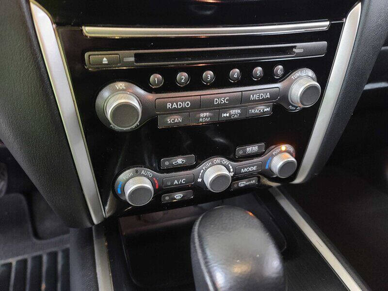 2017 Nissan Pathfinder SV