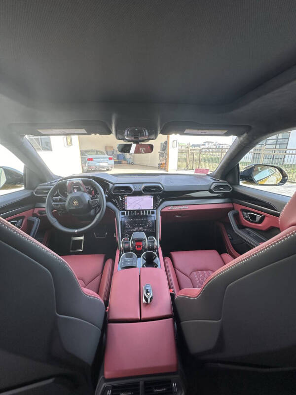 2024 Lamborghini Urus S