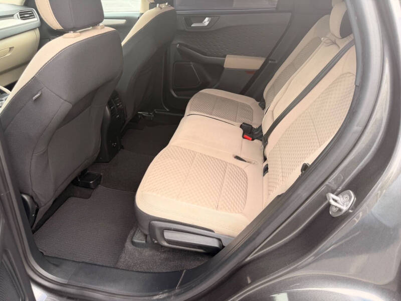 2020 Ford Escape SE