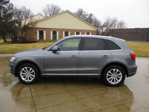 2013 Audi Q5 for sale at Lease Car Sales 2 in Warrensville Heights OH
