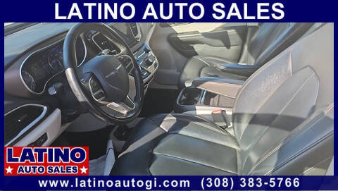 2017 Chrysler Pacifica Touring-L