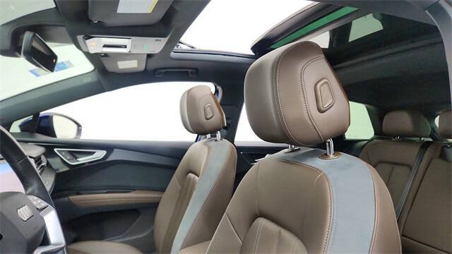 2024 Audi Q4 e-tron quattro Premium Plus 50