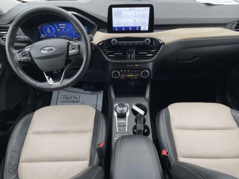 2022 Ford Escape Titanium