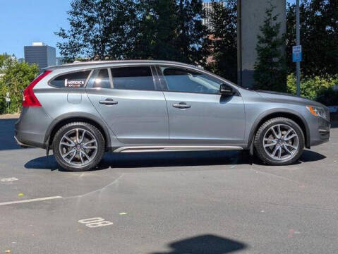 2018 Volvo V60 Cross Country T5 Premier