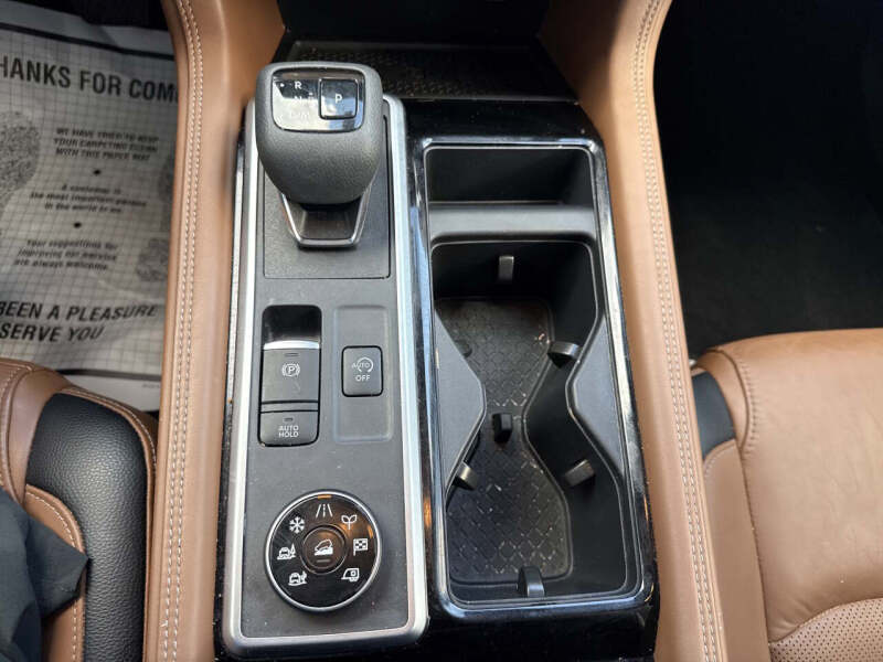 2022 Nissan Pathfinder Platinum