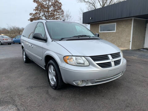 2005 Dodge Grand Caravan for sale at Atkins Auto Sales in Morristown TN