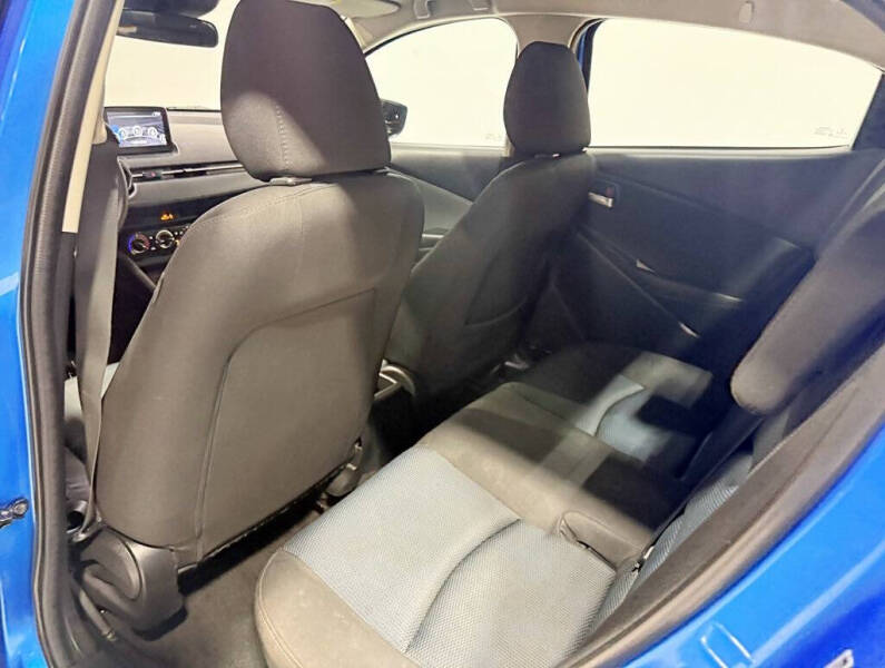 2020 Toyota Yaris LE