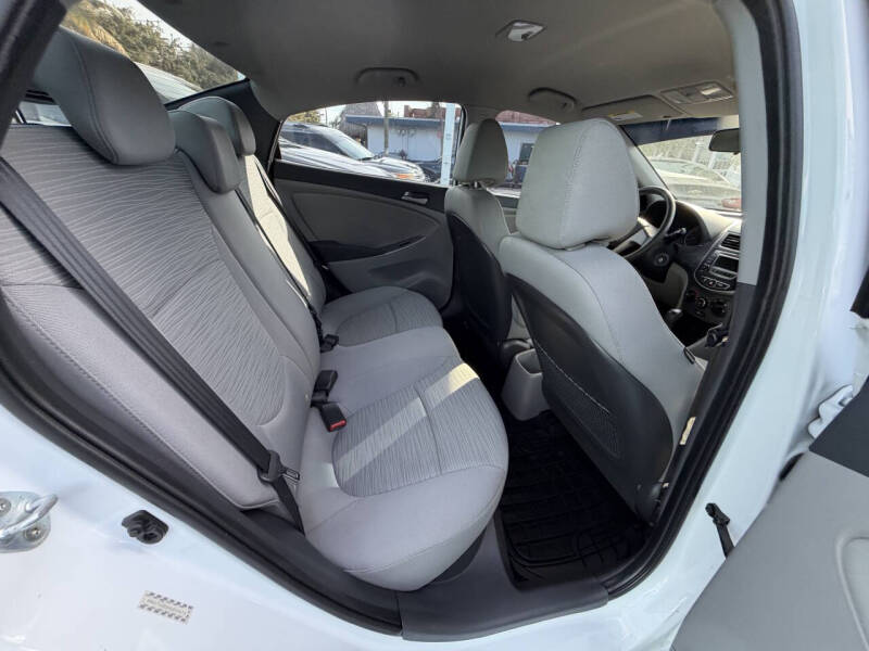 2017 Hyundai Accent SE