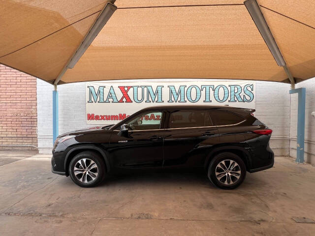 Image 3 of 2021 Toyota Highlander Hybrid