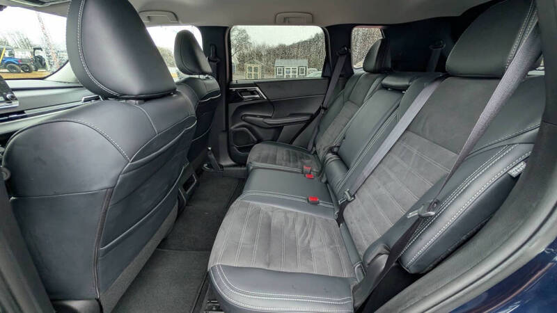 2024 Mitsubishi Outlander SE