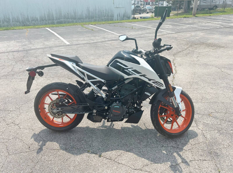2022 KTM DUKE 200