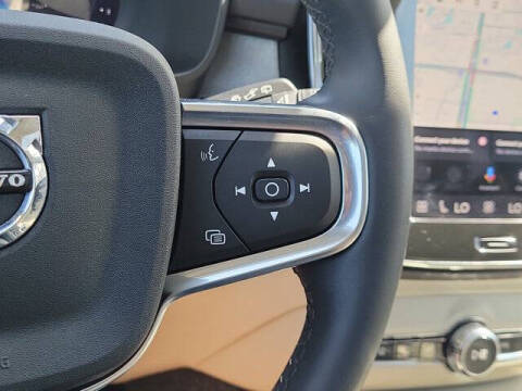 2024 Volvo XC40 B5 Plus Bright Theme