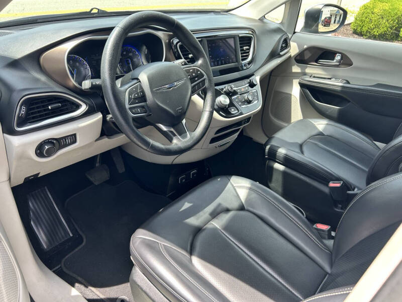 2020 Chrysler Voyager LXi