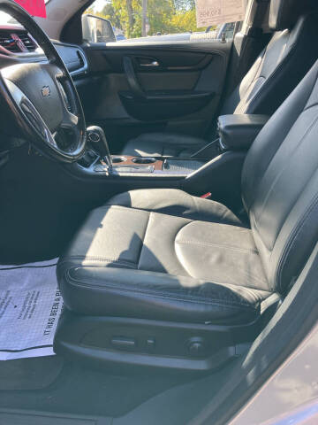 2017 Chevrolet Traverse LT