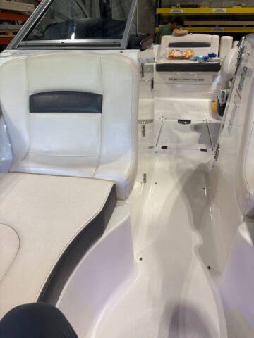 2018 Chaparral 244