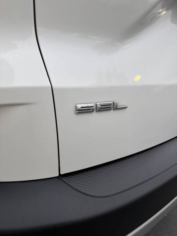 2020 Ford Escape SEL