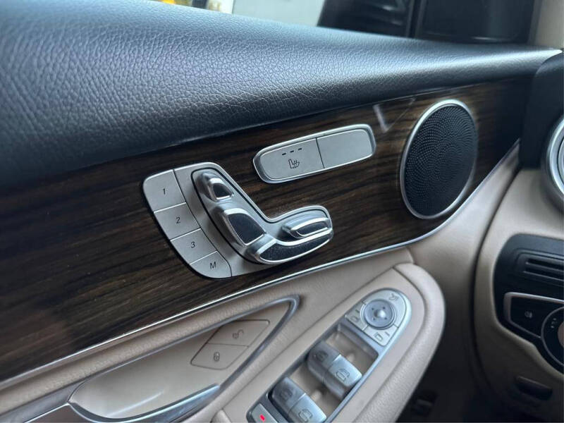 2018 Mercedes-Benz GLC GLC 300