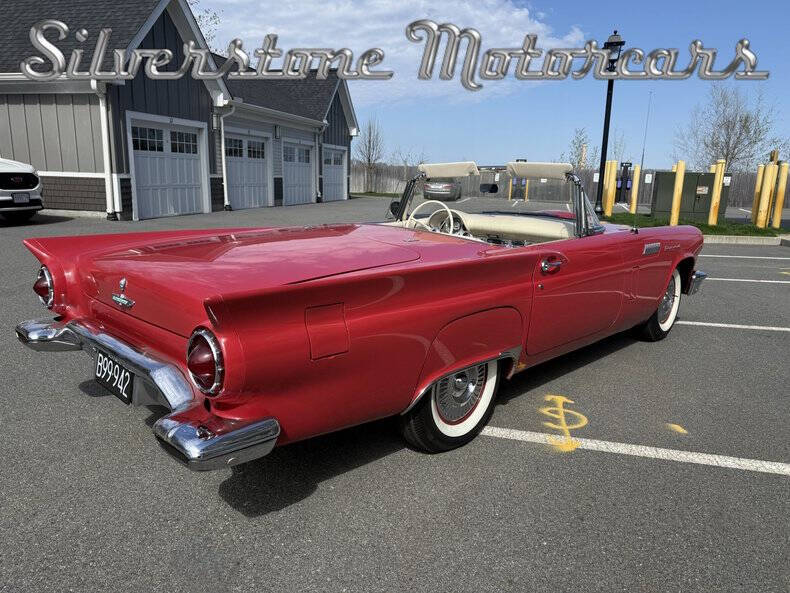 1957 Ford Thunderbird