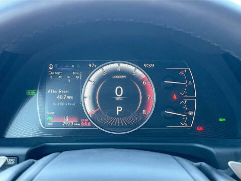 2025 Lexus ES 300h