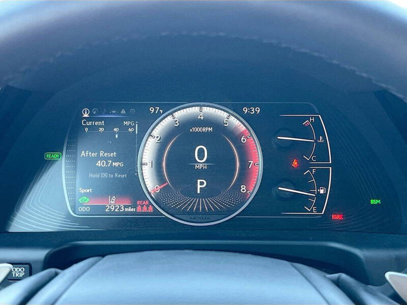 2025 Lexus ES 300h