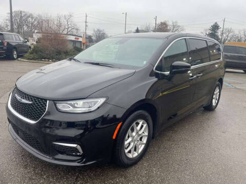 2025 Chrysler Pacifica Select