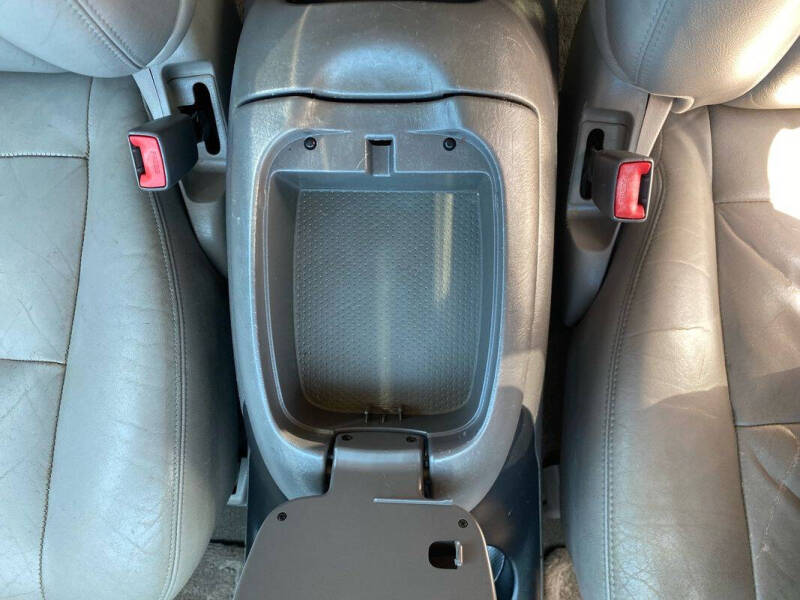 2002 Toyota Sequoia SR5