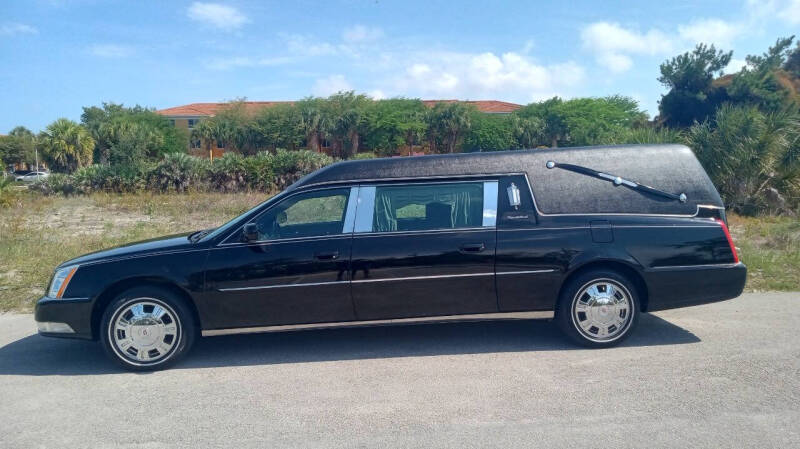2011 Cadillac DTS Pro Funeral Coach