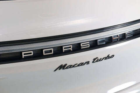 2021 Porsche Macan Turbo