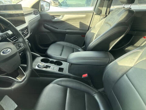 2025 Ford Escape Platinum