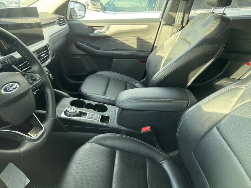 2025 Ford Escape Platinum