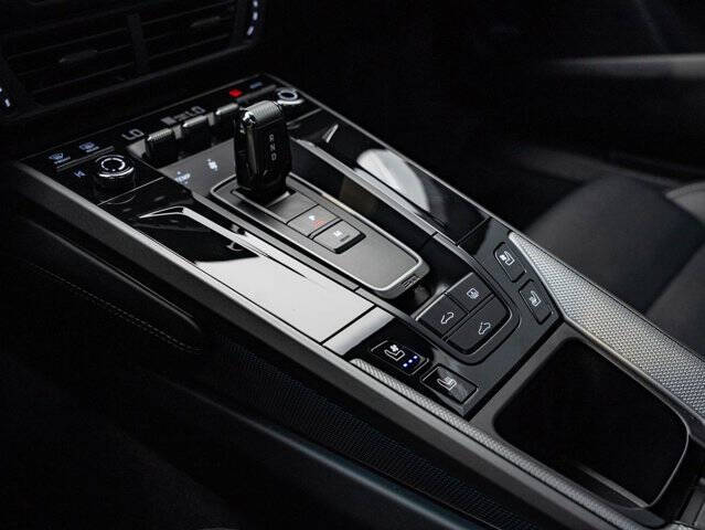 2025 Porsche 911 Carrera
