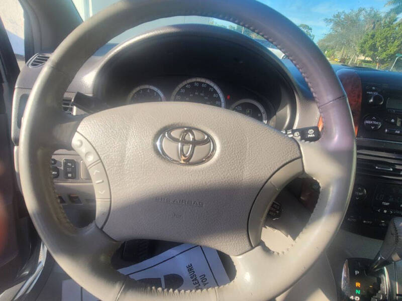 2004 Toyota Sienna