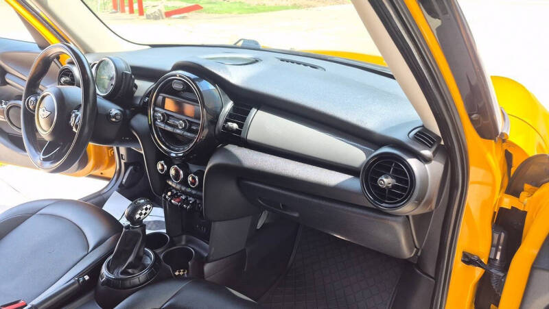 2016 MINI Hardtop 4 Door Cooper