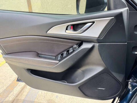 2018 Mazda MAZDA3 Touring